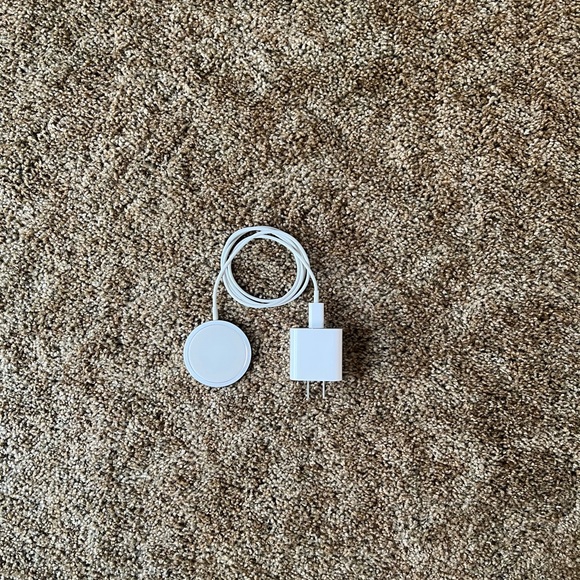 Apple MagSafe Charger (1 m) - Picture 1 of 1